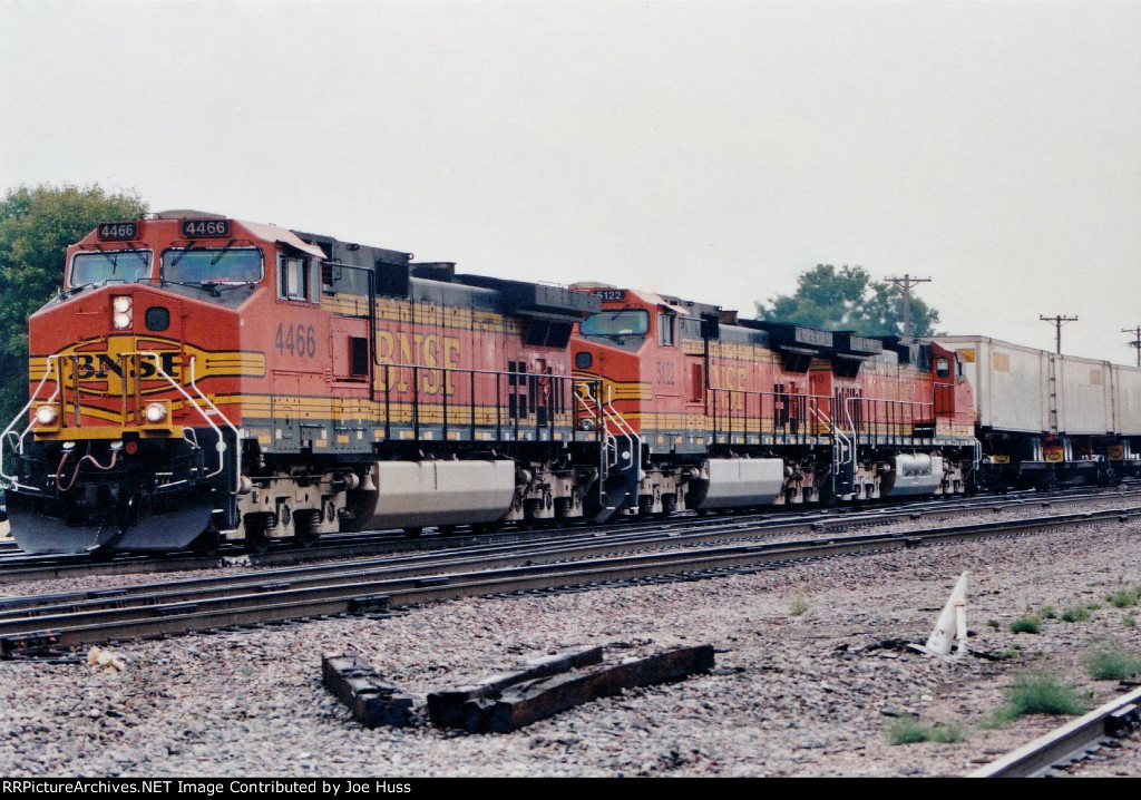 BNSF 4466 West